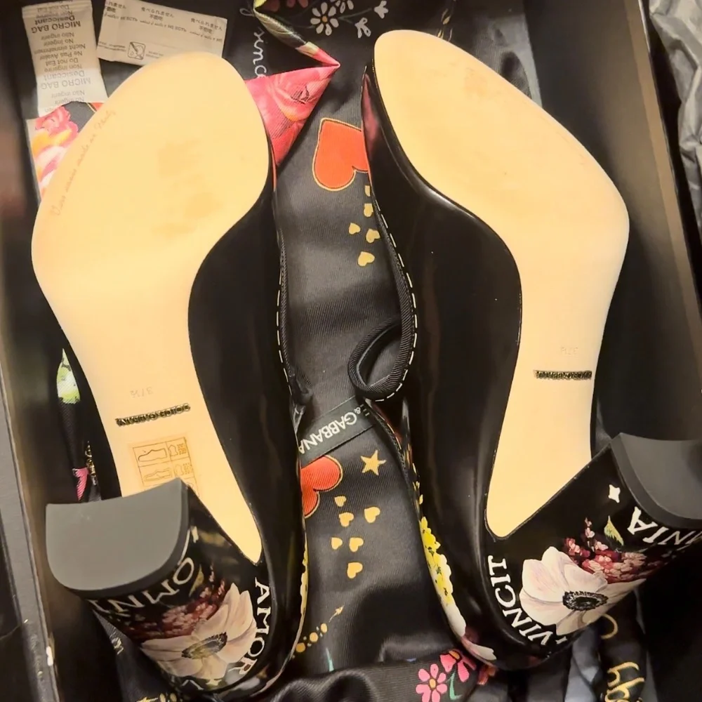 Dolce & Gabbana Mary Jane Heels - Picture 4 of 14